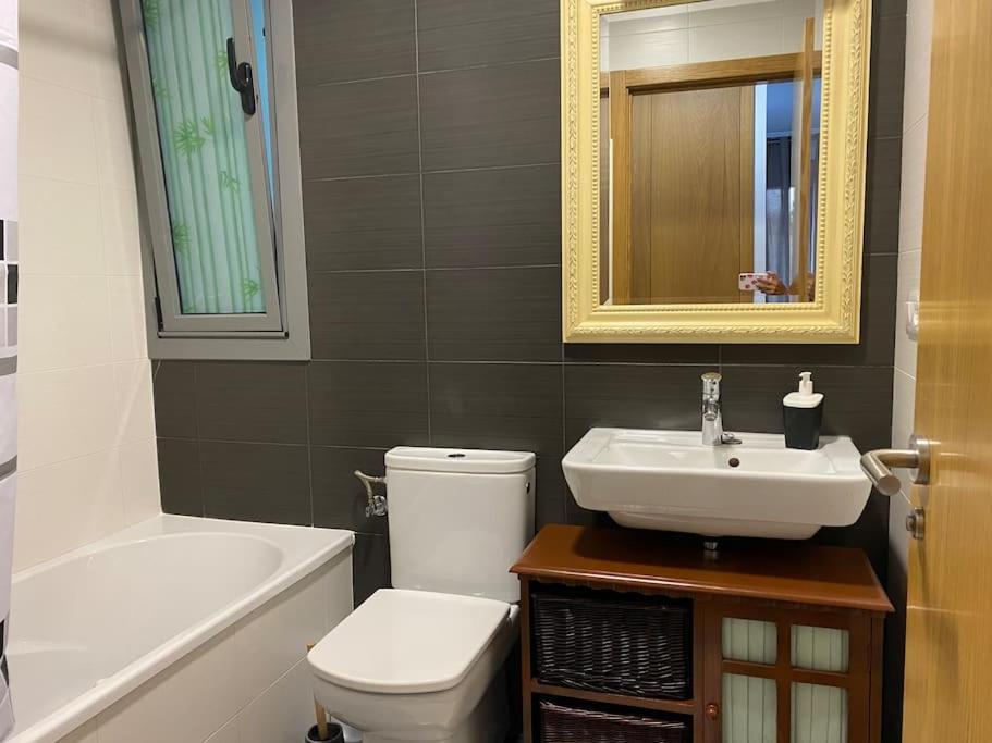 Piso Familiar Amplio Con Acceso Directo A La Playa Daire Bueu Dış mekan fotoğraf